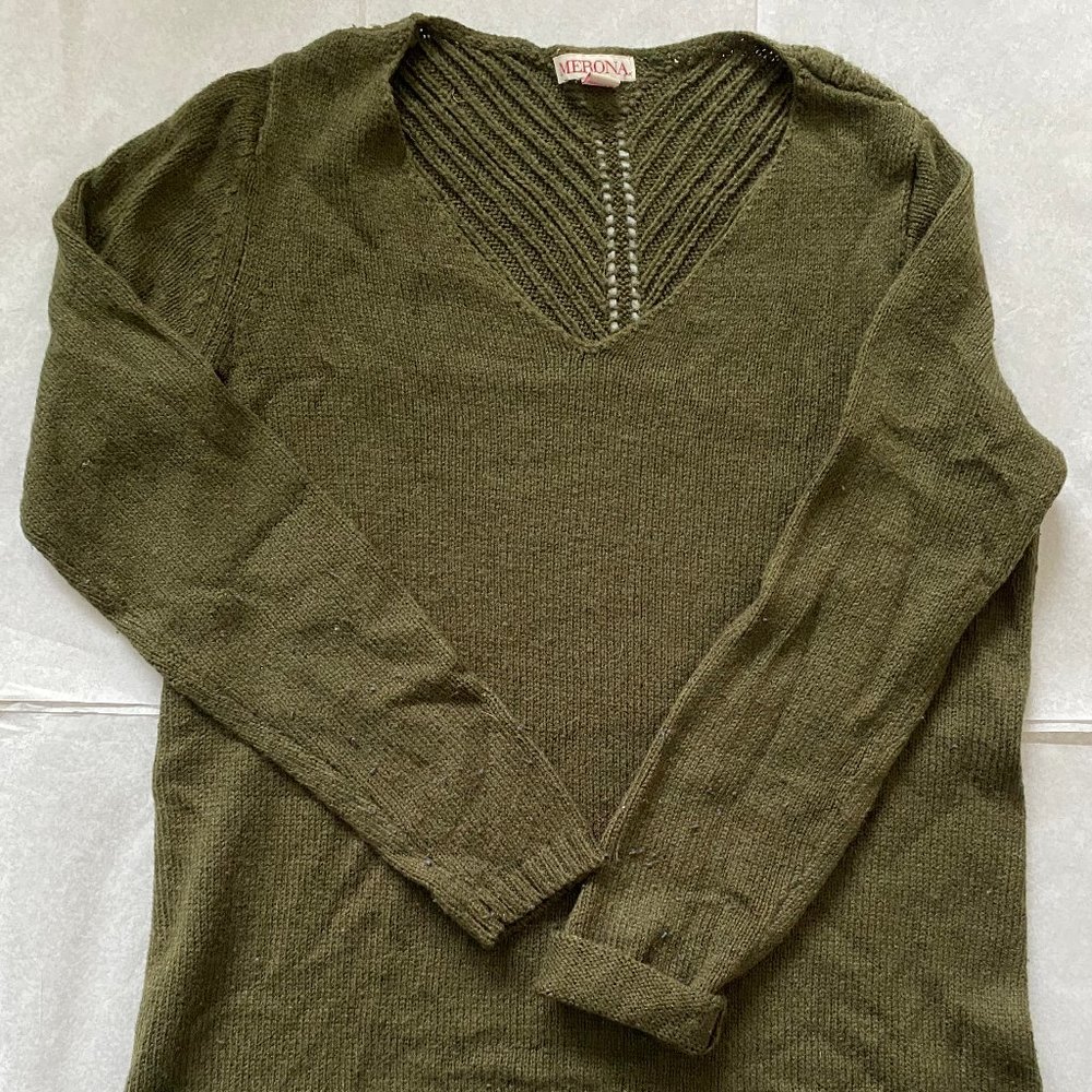 🟢army green v-neck sweater🟢